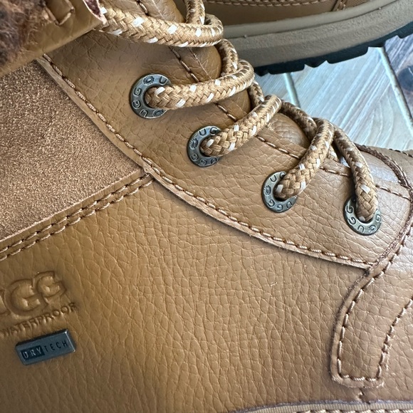 Rare 🔥 and Excellent Condition UGG Adirondack Leopard Cuff Boots - Picture 6 of 11